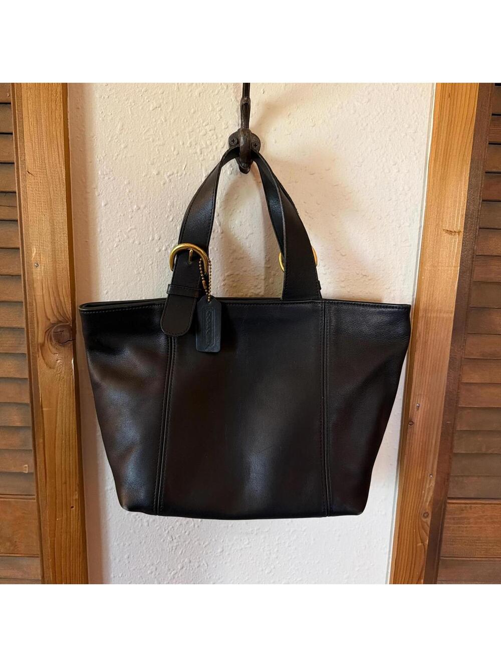 Coach vintage Waverly black leather bag w/brass hardware